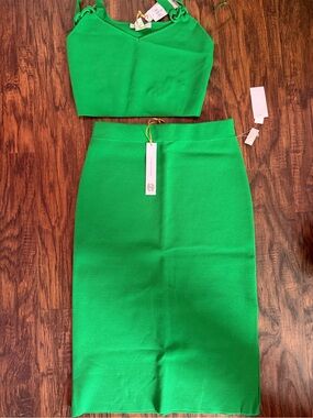 NWT House of Harlow 1960 Green Cropped Set